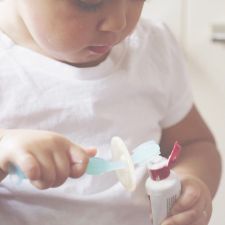 Brosse à dent silicone rose - Haakaa (l'unité)  Produits