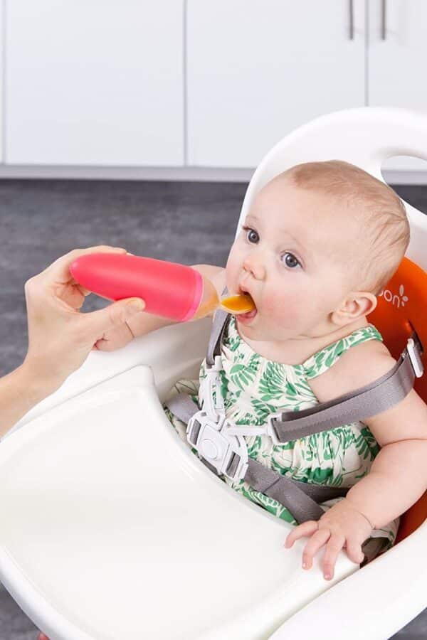 Cuillere distributrice d'aliment Squirt Tomy Produits