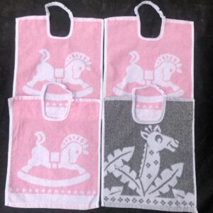 Lot de 4 bavoirs rose éponge Produits