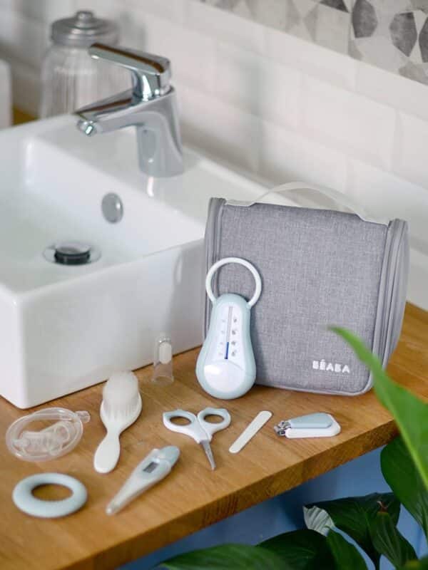 Trousse de toilette nomade 9 accessoires BEABA Produits
