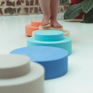Chaise arc-en-ciel Moes Produits