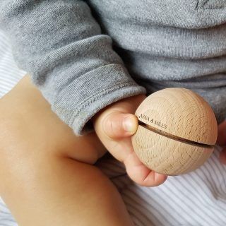 Boule sonore en bois 50mm Nina & Miles Produits