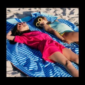 Serviette de plage à jouer XL 180x180cm  Sur la Route - Quut – Image 5