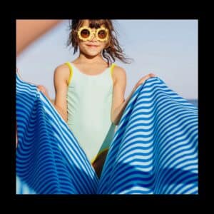Serviette de plage à jouer XL 180x180cm  Sur la Route - Quut – Image 3