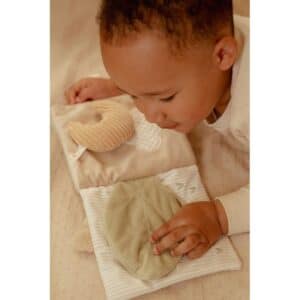 Livre d'activités Tissu Newborn Natural - Little Dutch – Image 6